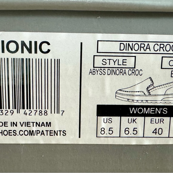 EUC Vionic snake-print, snake-embossed slip-on sneaker - Picture 4 of 4